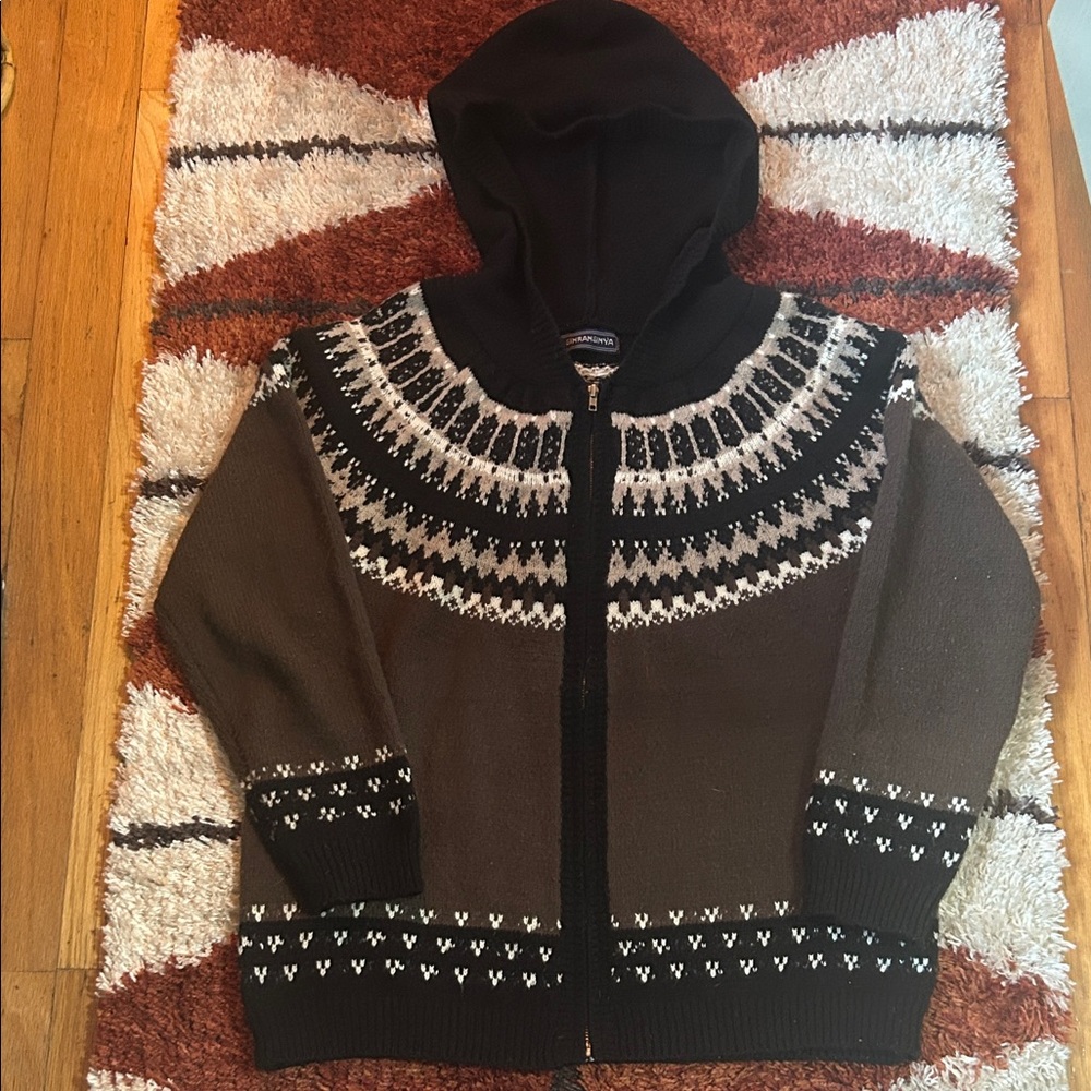 ✔️Beautiful And Ultra Soft Black and Brown Hooded Men’s Sweater